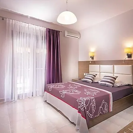 Tsamakdas House 2*